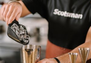 Льдогенератор SCOTSMAN AXG M 47 AS 25 кг/сутки черный